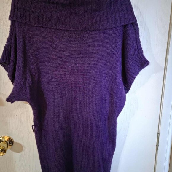 Pre-owned Good - Picture 2 of 6